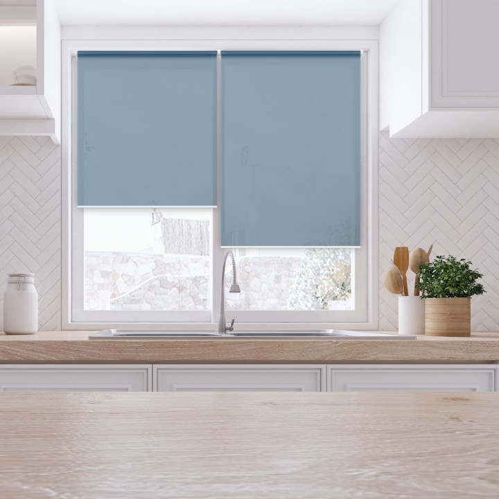 Roleta Mini Gładka Przyciemniająca Gładka Niebieska 510