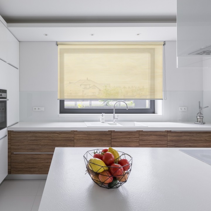 Roleta wolnowisząca Gładka Przyciemniająca Borneo Beżowa 102