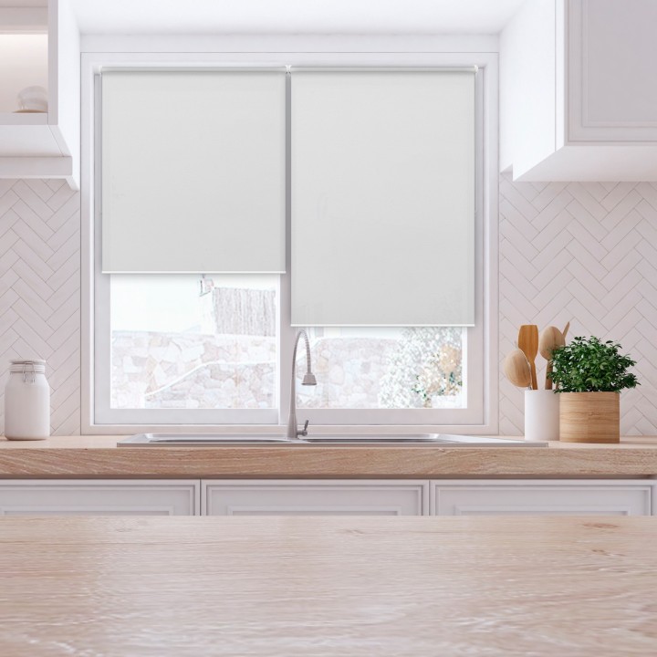 Roleta Mini Gładka Przyciemniająca Royal Biała 808