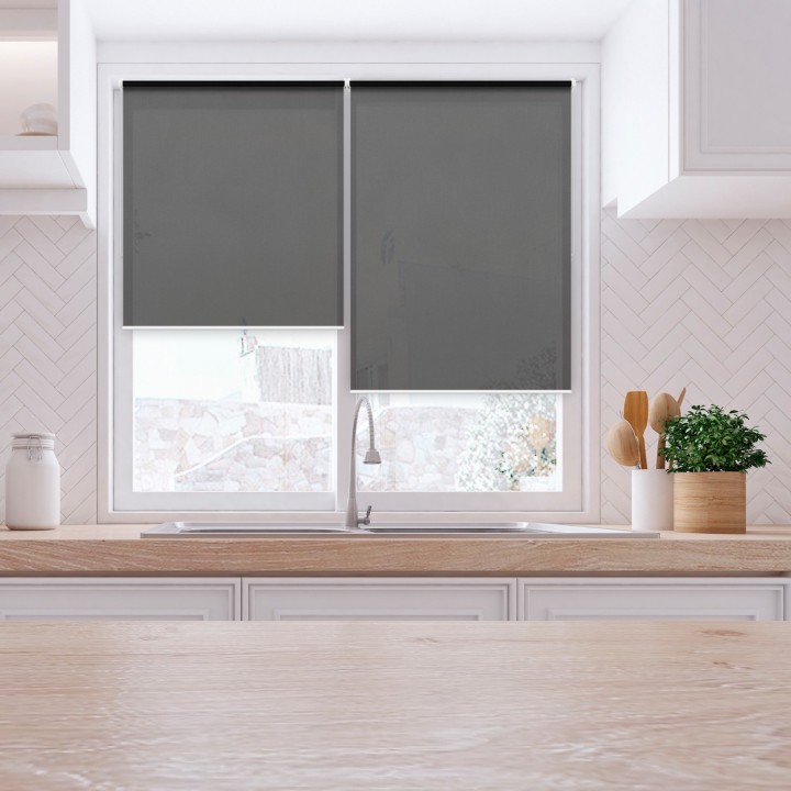 Roleta Mini Gładka Przyciemniająca Screen Czarna 211