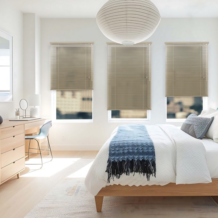 Żaluzja drewniana 25mm jasny beż