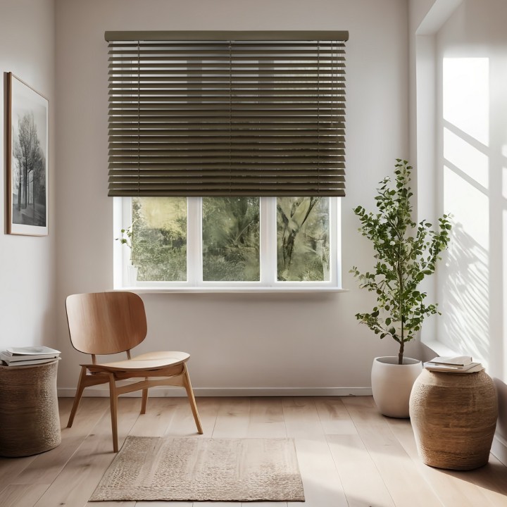 Żaluzja drewniana 50mm orzech