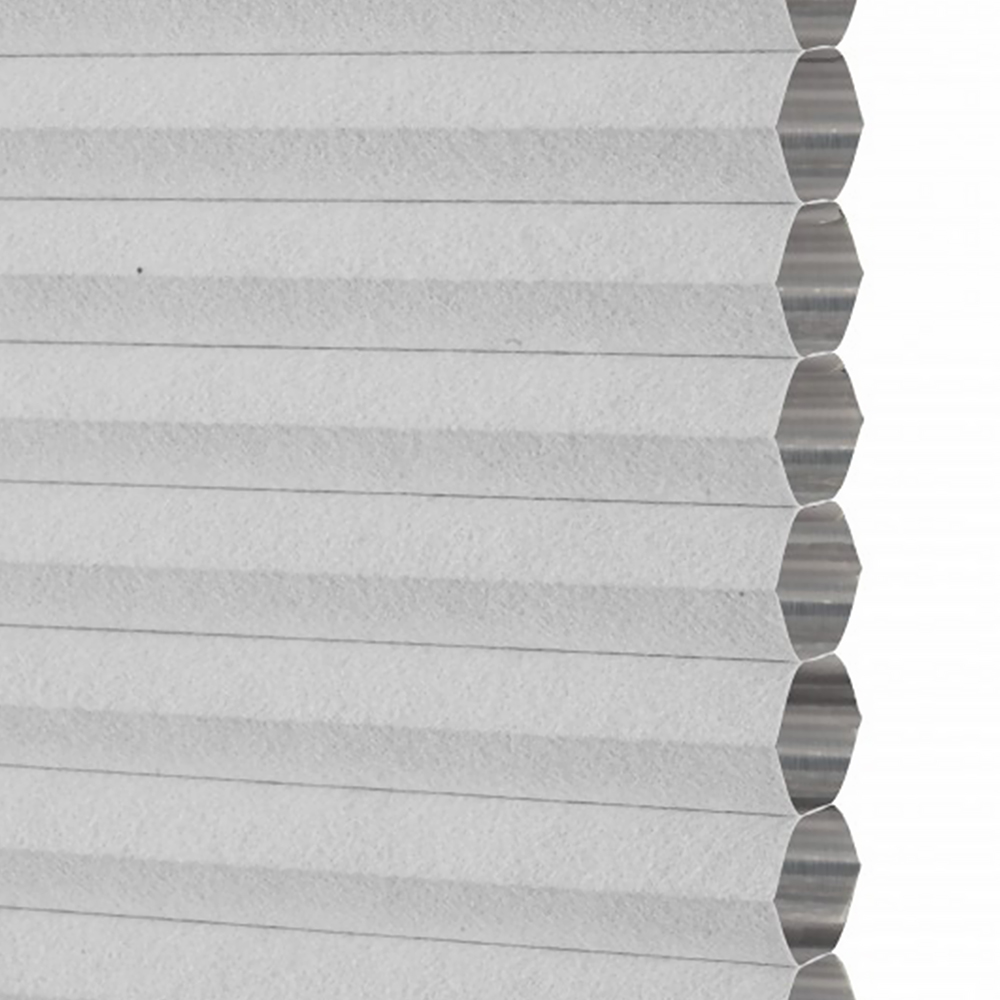 Thermo blackout honeycomb pleated blind