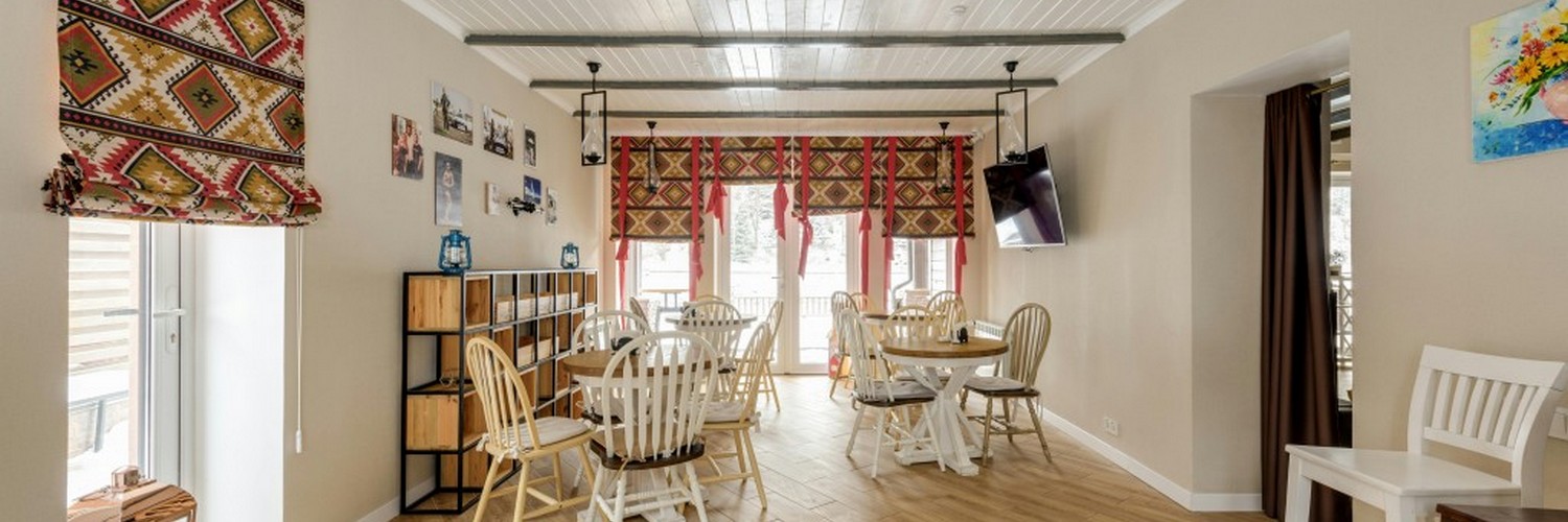 Rolety klasyczne i rolety plisowane termoizolacyjne – poradnik zakupowy