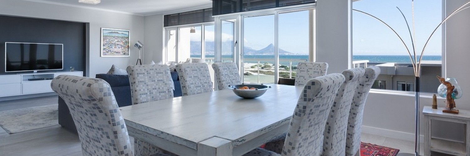 Czym zasłaniać okna w wynajmowanym mieszkaniu? Bezinwazyjne rolety, plisy i inne