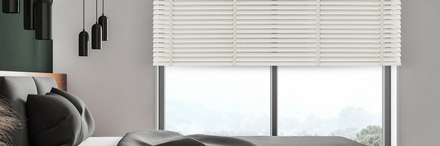 Czym zasłonić okno balkonowe? 7 pomysłów