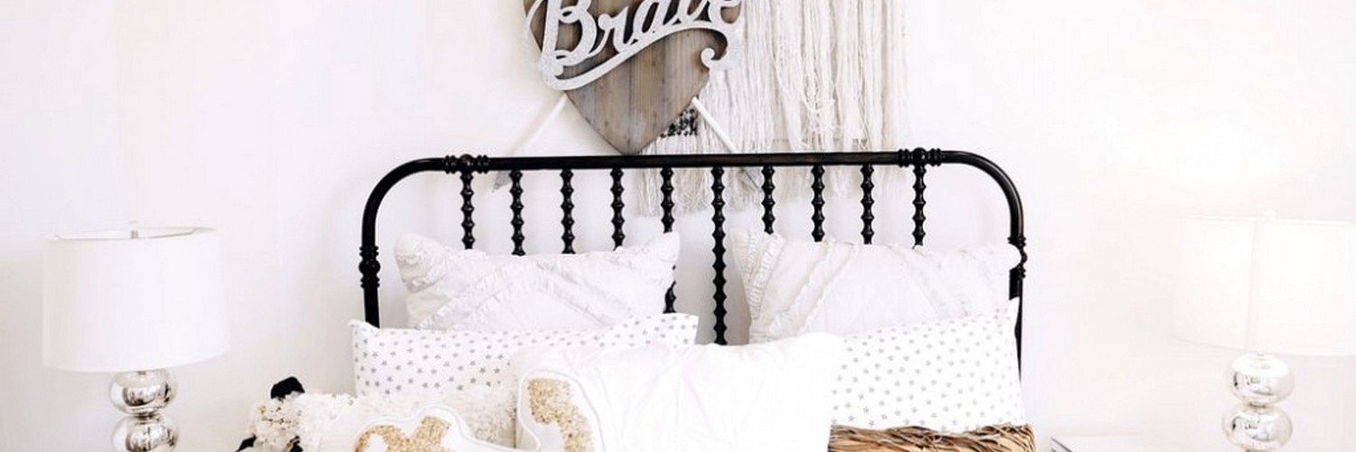 Sypialnia na poddaszu: 5 porad, jak urządzić funkcjonalne wnętrze