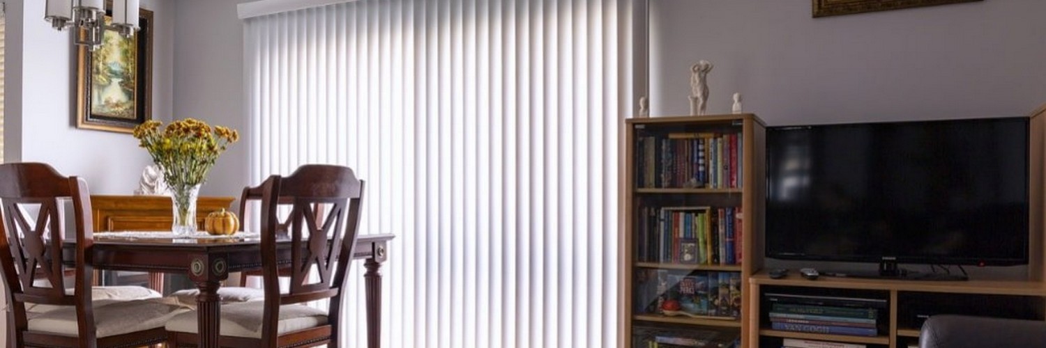 Jak szybko i łatwo czyścić rolety i żaluzje za pomocą materiałów, które już masz