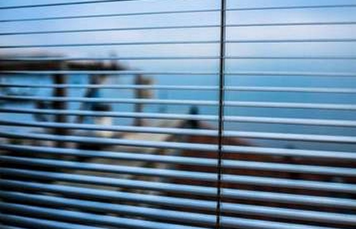 Co jest lepsze - rolety czy żaluzje?