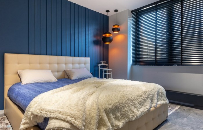Jak dobrać rolety do koloru ścian i mebli w sypialni?