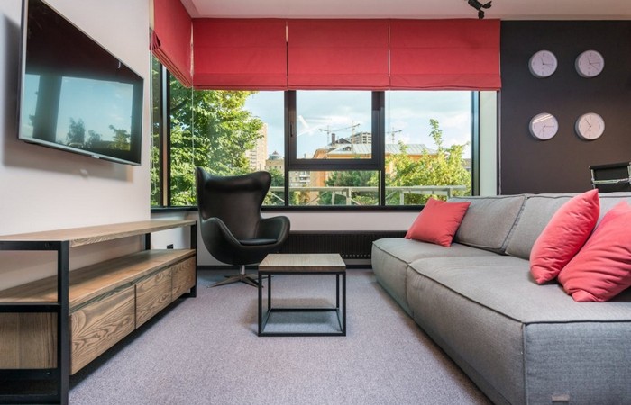 Rodzaje i kolory rolet a charakter i styl wnętrza