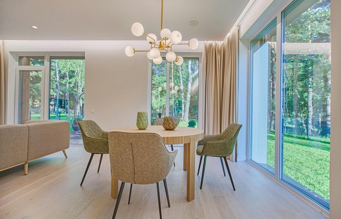 Szyny ścienne czy sufitowe – która opcja jest lepsza?