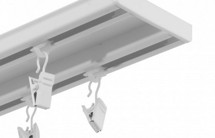 Jak ukryć karnisz? Sprawdzone sposoby na zamaskowanie karnisza - Rolety.eu