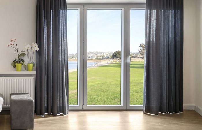 Jak zamontować karnisz?