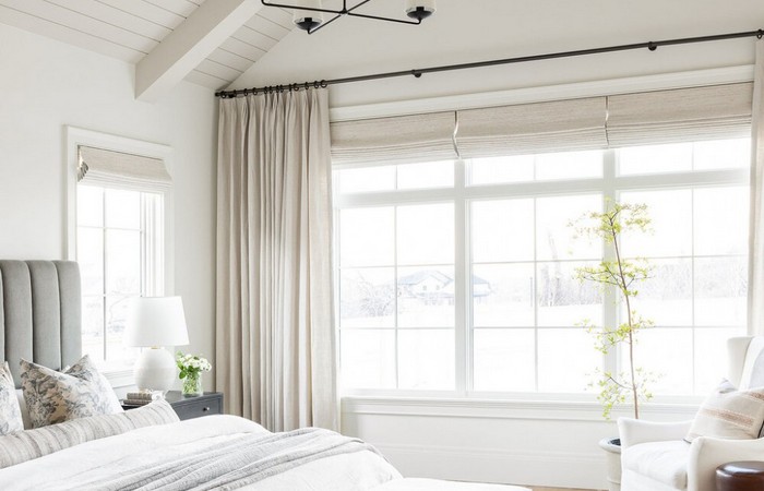 Jak wieszać firanki na karniszu?