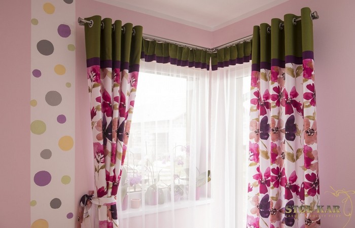 Montaż karnisza metalowego.