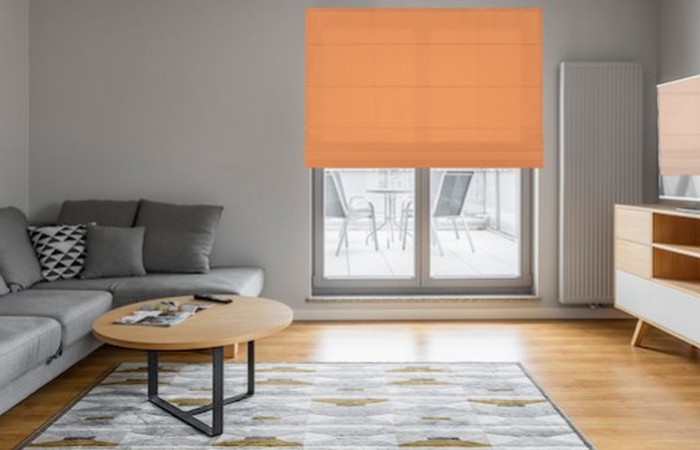 Jak usunąć tłuste plamy z rolety?