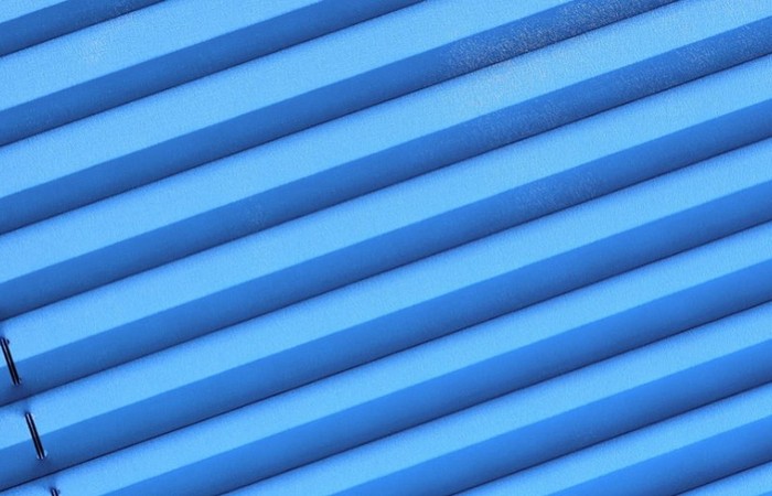 Z jakiego materiału powinna się składać tkanina plisy okiennej?