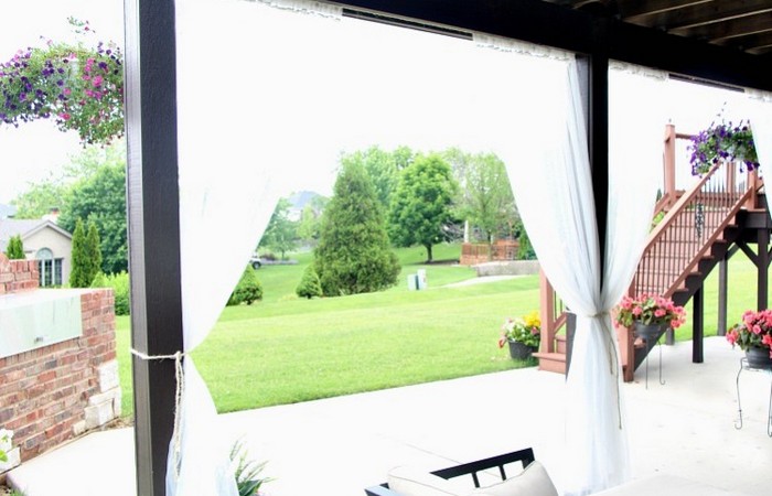 Jak zamontować zasłony na balkonie?