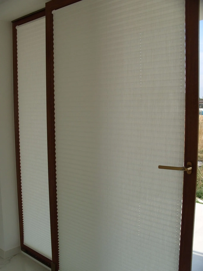 Plisa Inwazyjna Białe Linie Profil biały.